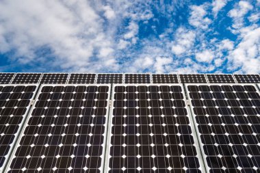 Güneş paneli, fotovoltaik, alternatif elektrik kaynağı - seçici odak, kopyalama alanı