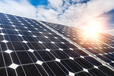 Güneş paneli, fotovoltaik, alternatif elektrik kaynağı - sürdürülebilir kaynaklar kavramı