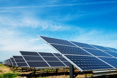 Güneş paneli, fotovoltaik, alternatif elektrik kaynağı - sürdürülebilir kaynaklar kavramı