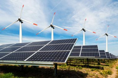 Fotoğraf kolaj güneş panelleri ve Rüzgar turbins - sust kavramı
