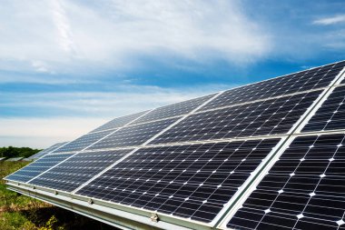 Güneş paneli, fotovoltaik, alternatif elektrik kaynağı - sürdürülebilir kaynaklar kavramı