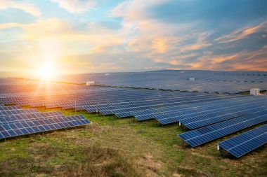 Güneş paneli, fotovoltaik, alternatif elektrik kaynağı - seçici odak, kopyalama alanı
