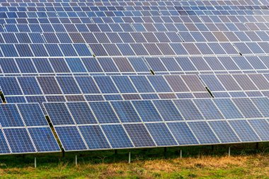 Güneş paneli, fotovoltaik, alternatif elektrik kaynağı - seçici odak, kopyalama alanı