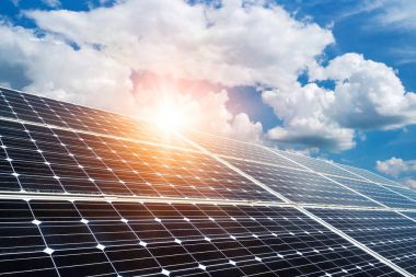 Güneş paneli, fotovoltaik, alternatif elektrik kaynağı - seçici odak, kopyalama alanı