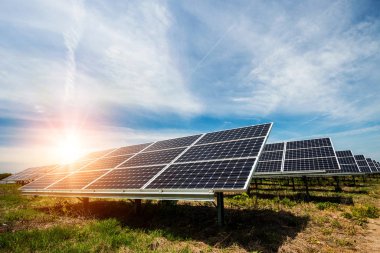 Güneş paneli, fotovoltaik, alternatif elektrik kaynağı - seçici odak, kopyalama alanı