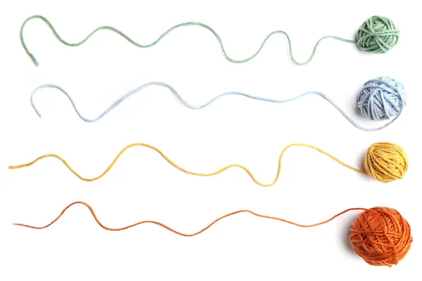Цветные Шарики Хлопчатобумажные Нити Изолированы Белом Фоне Набор Четырех Цветных — стоковое фото