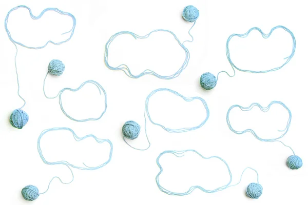 Wolken Aus Blauen Fäden Und Fadenbällen Isoliert Auf Weißem Hintergrund — Stockfoto