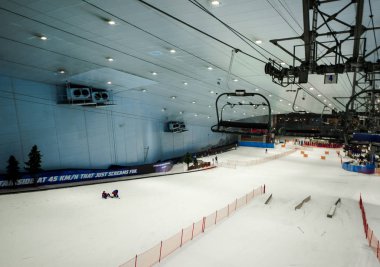 Dubai, Birleşik Arap Emirlikleri - 29 Ocak 2017: slaytlar, Kayak ve snowboard Ski Dubai alanları.