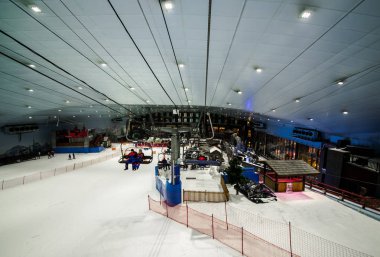 Dubai, Birleşik Arap Emirlikleri - 29 Ocak 2017: slaytlar, Kayak ve snowboard Ski Dubai alanları.
