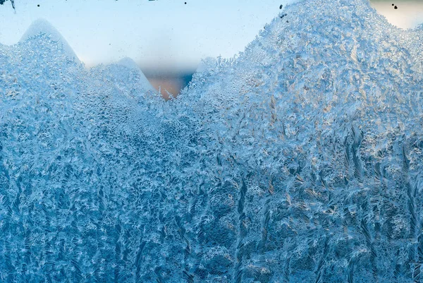 窓の霜の模様は — ストック写真