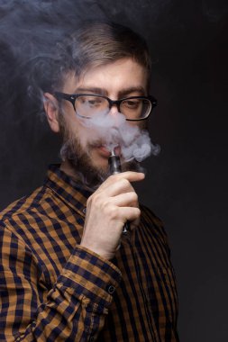 Vape sigara bir sakallı