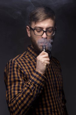 Vape sigara bir sakallı
