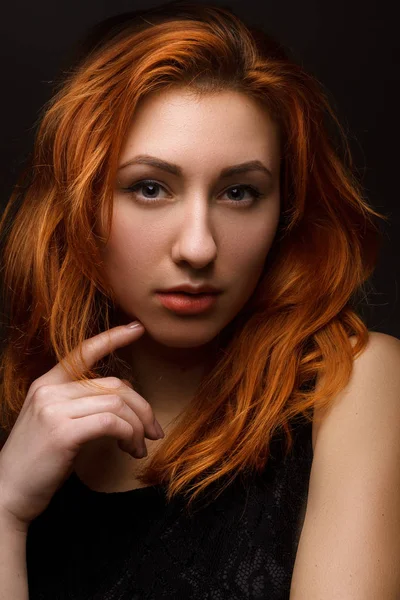 Portrait Girl Red Hair Black Background Closeup — ストック写真