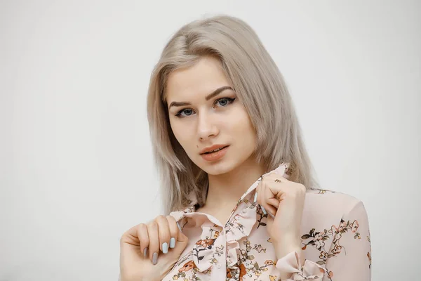 Красива Жінка Блондинка Модель Ізольована Білому — стокове фото