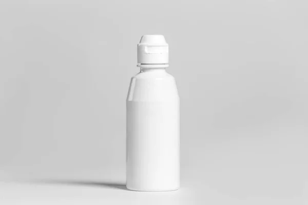 Zbliżenie Białej Butelki Białym Tle Ścieżką Wycinania — Zdjęcie stockowe