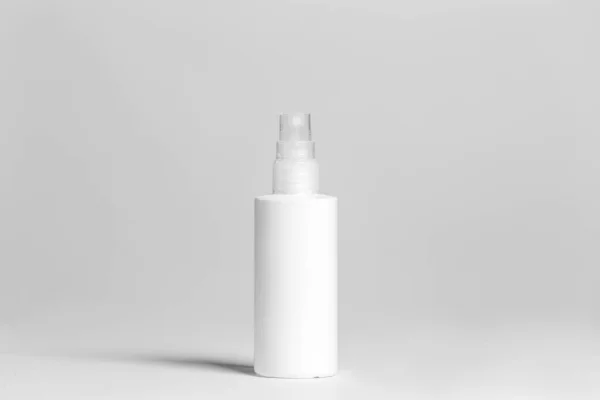 Nahaufnahme Einer Weißen Flasche Auf Weißem Hintergrund Mit Clipping Pfad — Stockfoto
