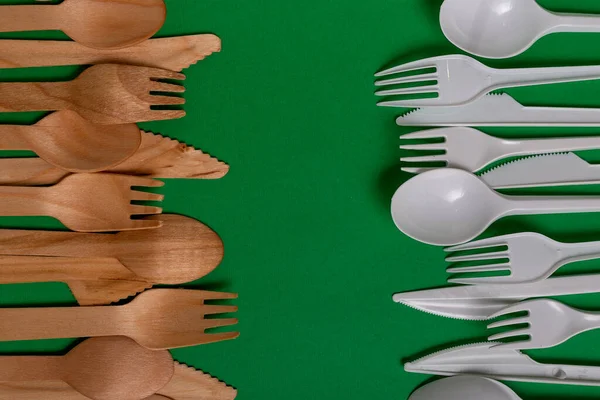 Plastic Utensils Ecological Lumber Forks Knives Freen Background — Stock Photo, Image
