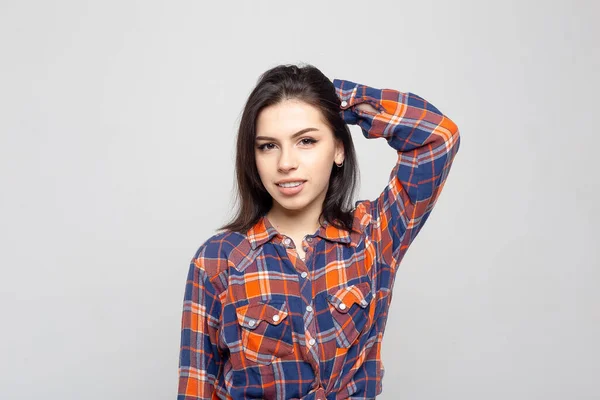 Belo Retrato Mulher Jovem Retrato Uma Bela Morena Sorridente Uma — Fotografia de Stock