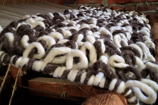 Tejido vintage telar de lana —  Fotos de Stock
