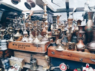 Bit pazarı eski bakır lambalar