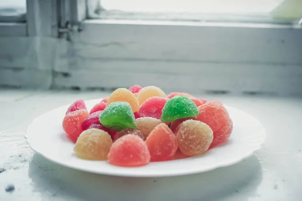 Różne cukierki marmolada w różnych kolorach — Zdjęcie stockowe