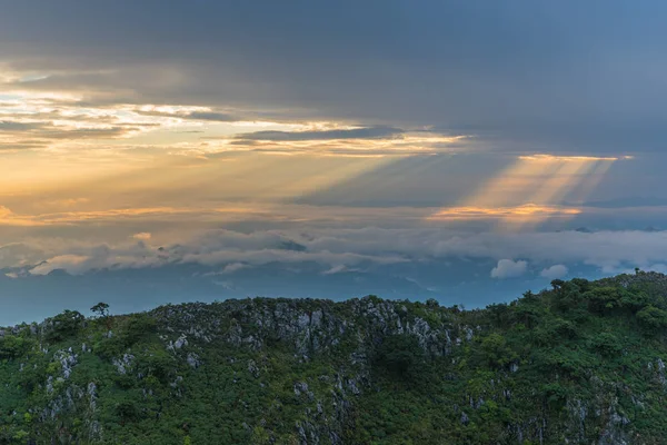 Dağ Chiang Dao Chiang Mai 