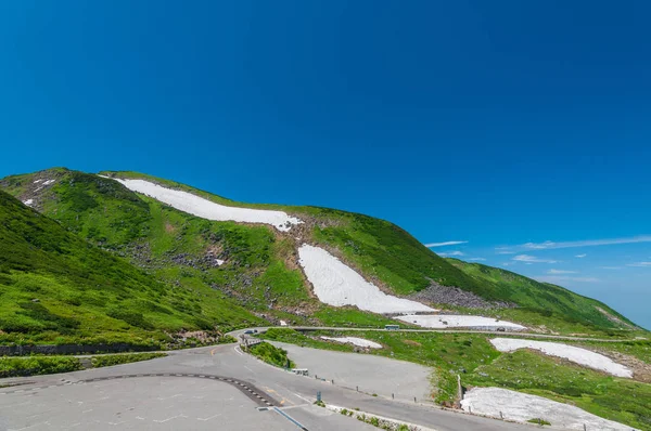 Panoramatický pohled z hory v létě — Stock fotografie