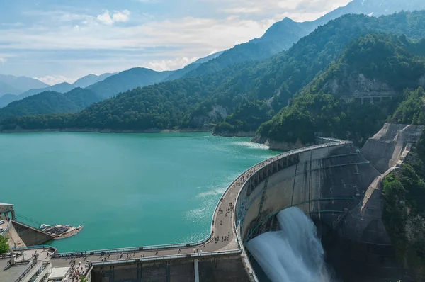 Presa de Kurobe con arco iris —  Fotos de Stock