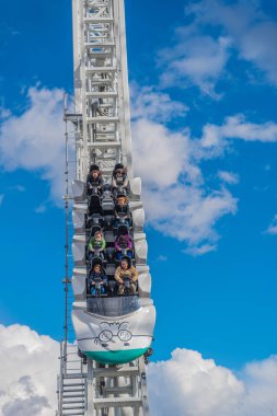 Bardak Fuji-Q Highland eğlence parkı.