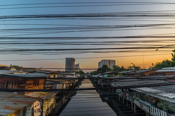 Leben in den Slums von Bangkok. — Stockfoto