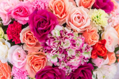 Yapay çiçek renkli demet.