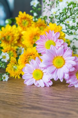 Arka plan üzerinde güzel çiçek