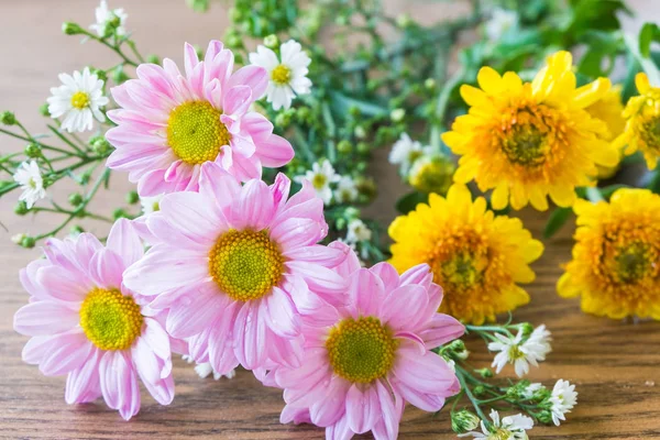 Arka plan üzerinde güzel çiçek