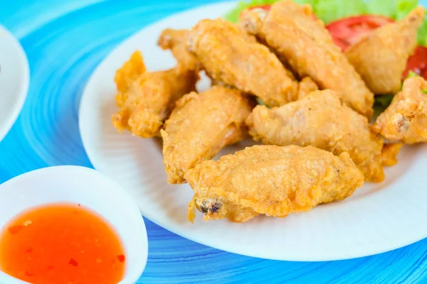 Kızarmış tavuk kanadı dalış