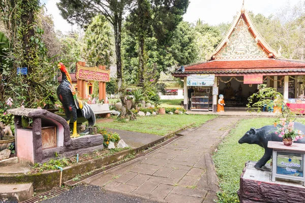 Chiangmai, Tayland - Ekim 25: Wat Tham Chiang Dao üzerinde 25 Ekim 2016 Chiangmai, Tayland