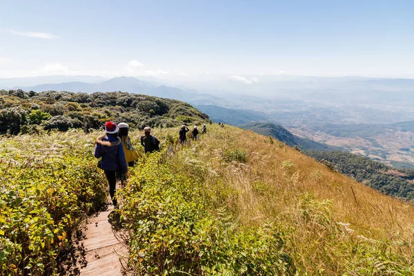Chiangmai, Tayland - 21 Aralık: Kew Mae Pan doğa iz Doi Inthanon Milli Parkı'nda, üzerinde 21 Aralık 2016 Chiangmai, Tayland