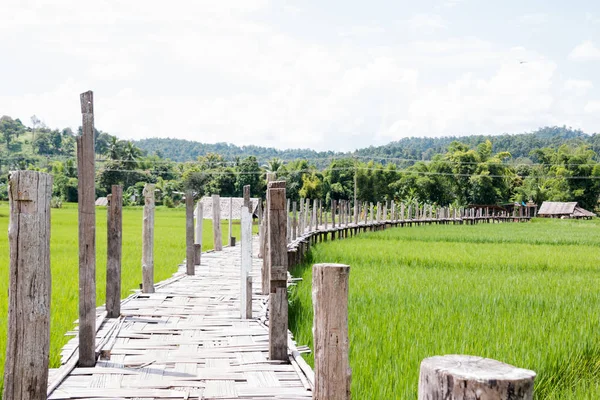Sutongpe träbro på Maehongson, Thailand — Stockfoto