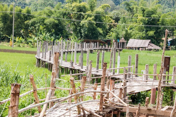 Sutongpe träbro på Maehongson, Thailand — Stockfoto