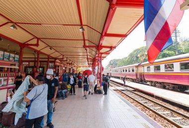 Prachuap Khiri Khan, Tayland - 24 Aralık 2016: Huahin tren istasyonu üzerinde 24 Aralık 2016 yılında Prachuap Khiri Khan, Thailand