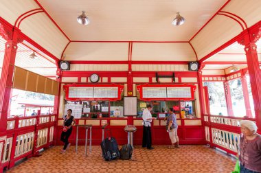 Prachuap Khiri Khan, Tayland - 24 Aralık 2016: Huahin tren istasyonu üzerinde 24 Aralık 2016 yılında Prachuap Khiri Khan, Thailand