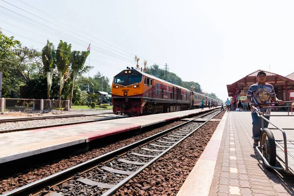 Prachuap Khiri Khan, Thailandia - 24 dicembre 2016: Huahin Railway sta — Foto Stock