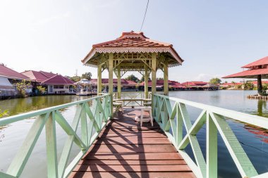 Prachuap Khiri Khan, Tayland - Aralık 24: Sampannam üzerinde 24 Aralık 2016 yılında Prachuap Khiri Khan, Tayland Hua Hin pazarda yüzen