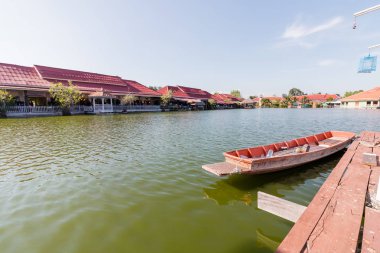 Prachuap Khiri Khan, Tayland - Aralık 24: Sampannam üzerinde 24 Aralık 2016 yılında Prachuap Khiri Khan, Tayland Hua Hin pazarda yüzen