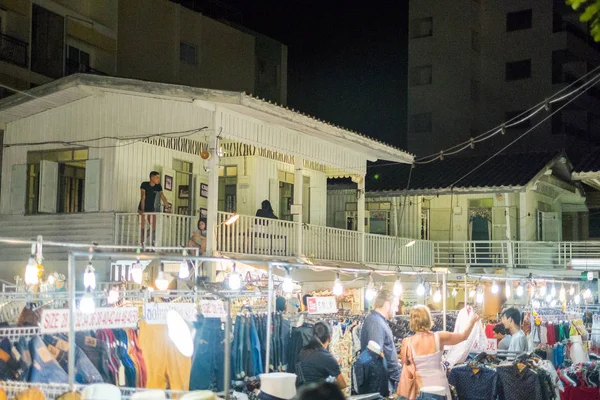 Prachuap Khiri Khan, Tayland - Aralık 24: Gece pazarı üzerinde 24 Aralık 2016 Prachuap Khiri Khan, Tayland Hua Hin adlı