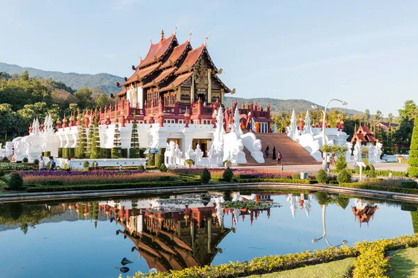 Chiangmai, Tayland - 14 Ocak: Royal Park Rajapruek üzerinde 14 Ocak 2017 Chiangmai, Tayland
