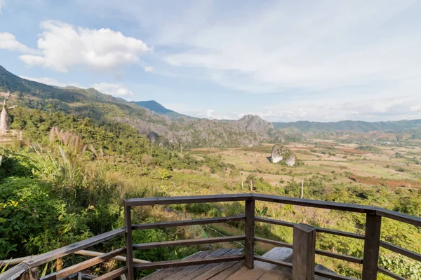 Magic Mountain ünlü kahve dükkanında Phu akciğer ka Phayao PR olduğunu