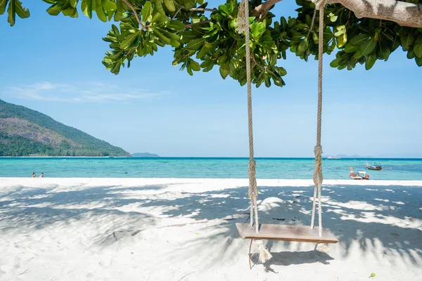 Sea Bright, tropik adada güzel Andaman kristal Denizi, Koh Lipe, Tayland
