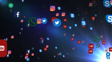 Tayland, Bangkok - 18 Nisan 2017: Arka plan ünlü Sosyal Medya simgeler gibi: Facebook, Twitter, Instagram, Youtube, Whatsapp, Skype.
