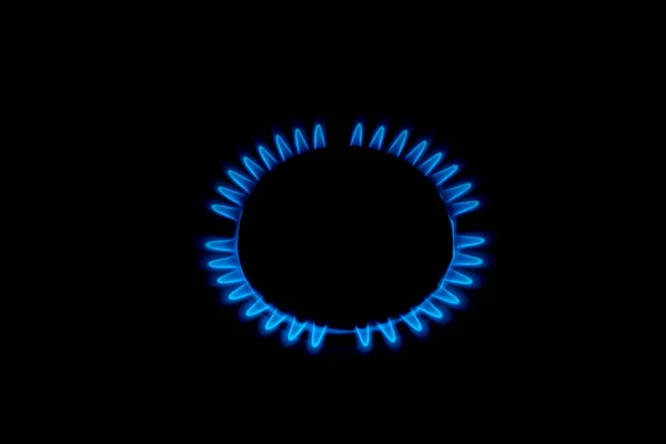 Queimador de gás chama vista a partir do topo isolado em preto — Fotografia de Stock