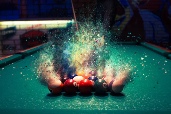 Billiard balls break up into particles and fracture when broken — Stock Photo, Image